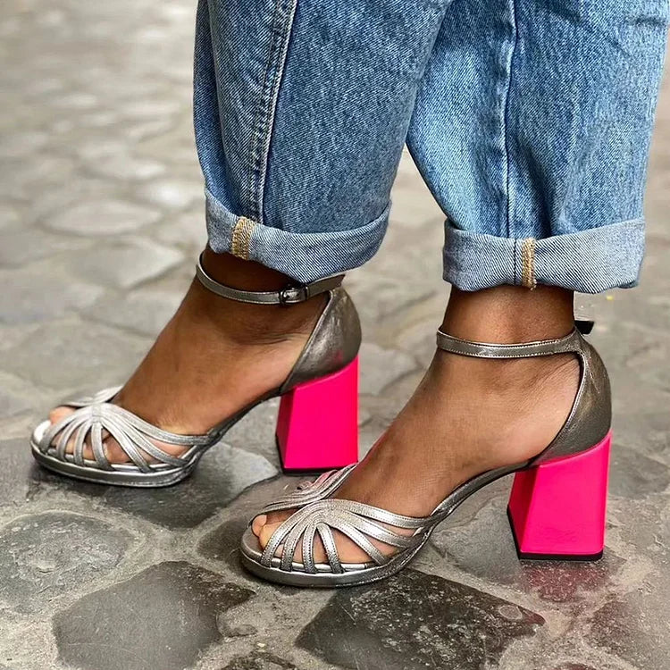 Tweekleurige sandalen met hak