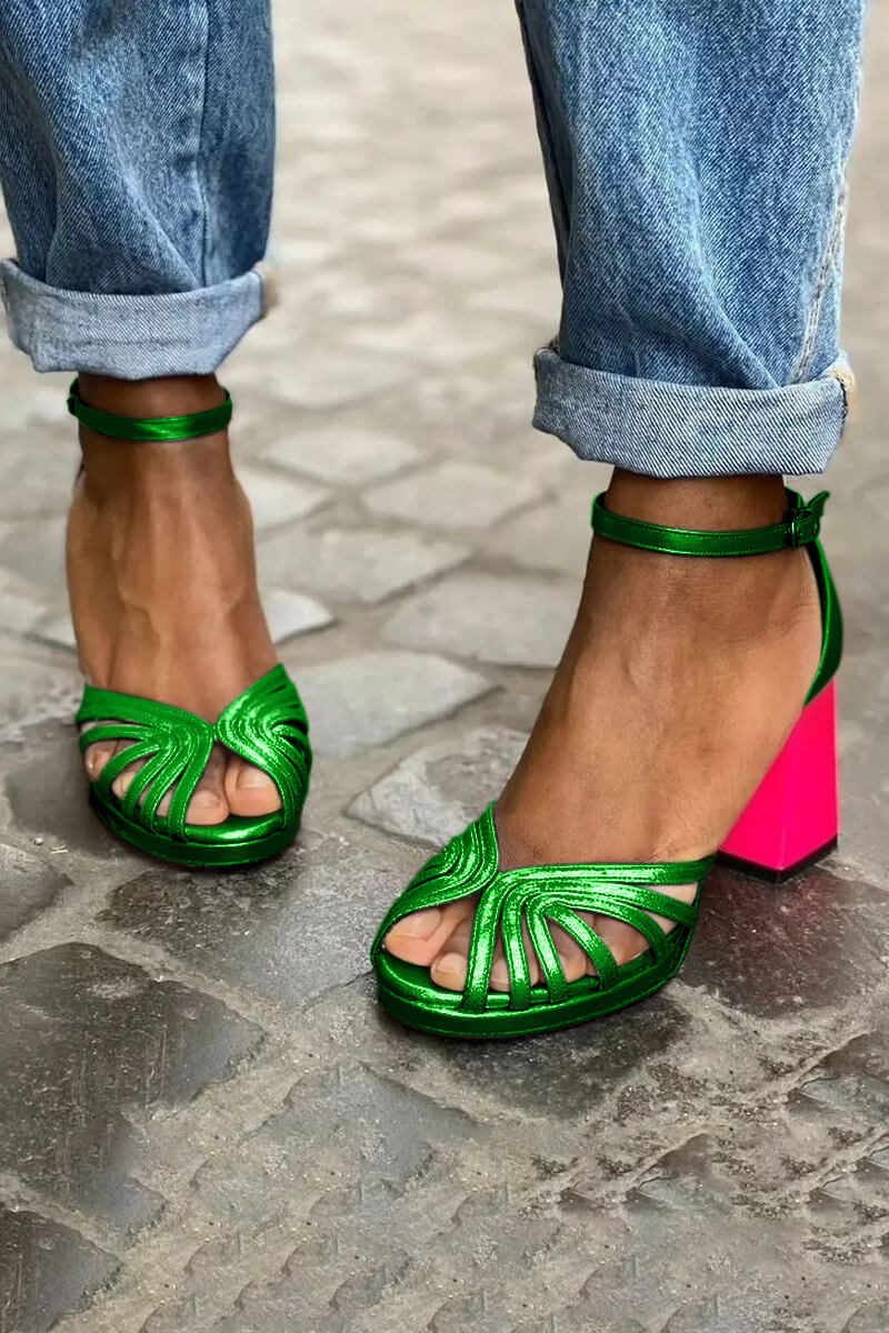 Tweekleurige sandalen met hak