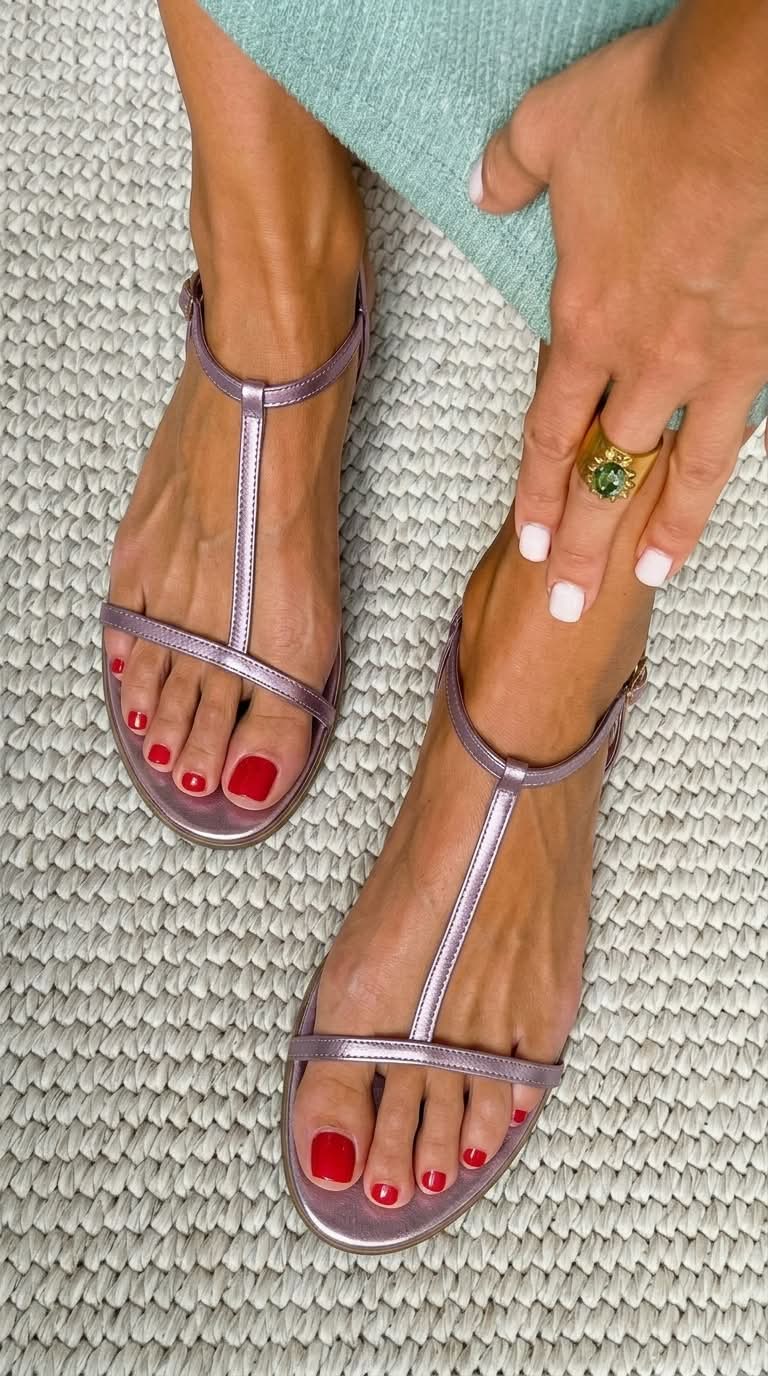 Bianca gouden sandalen met smalle bandjes