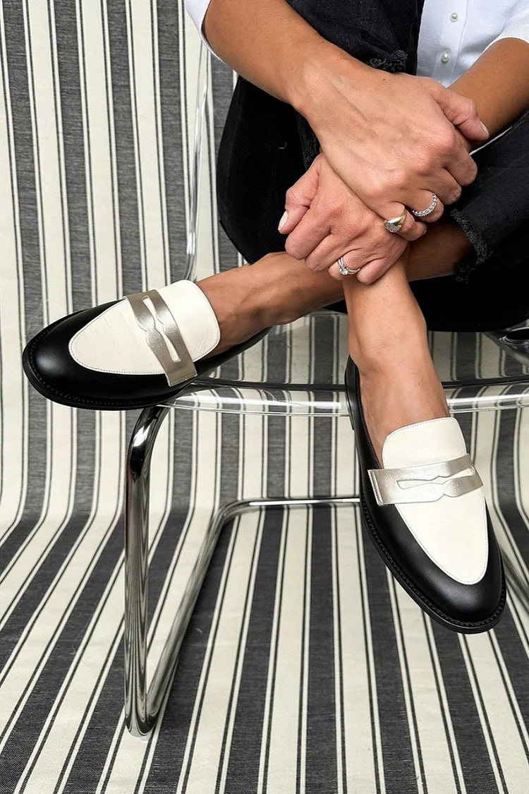 Klassieke loafers in zwart-wit