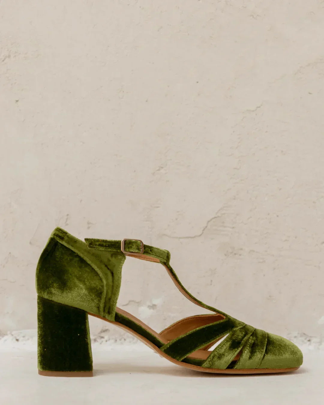 Schoenen met T-bandje en stabiele hak