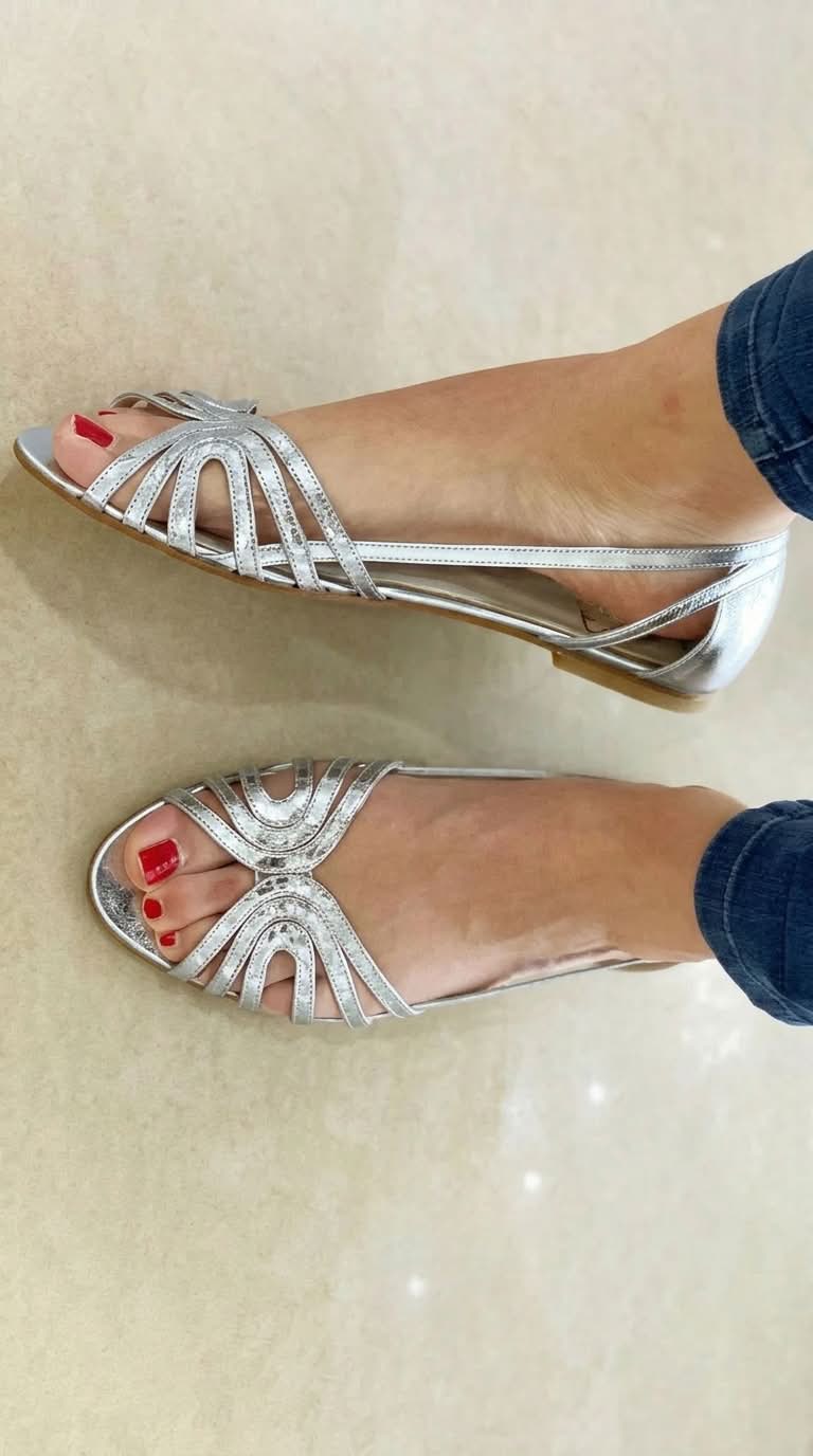 Éléonore gouden sandalen met fijne bandjes