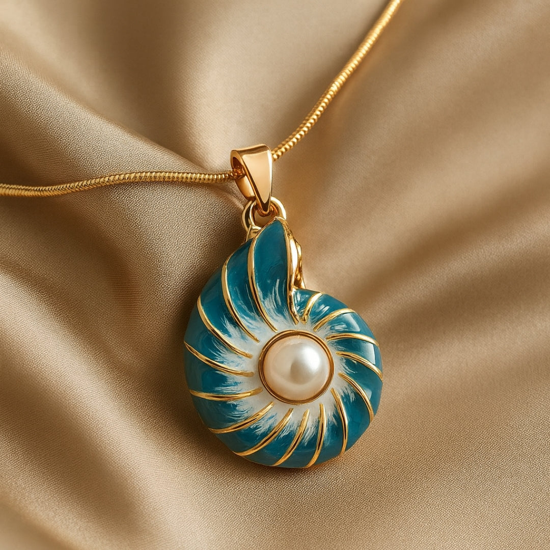 Ketting met blauwe schelpparel