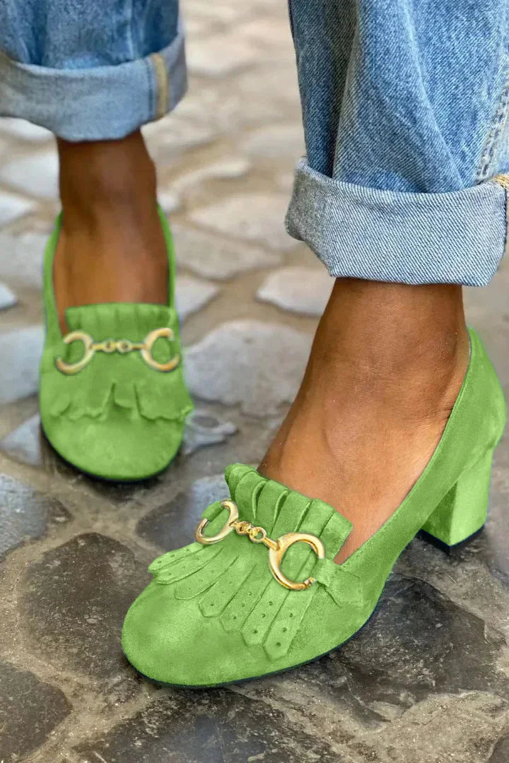 Pumps met franjedetail en gouden gesp
