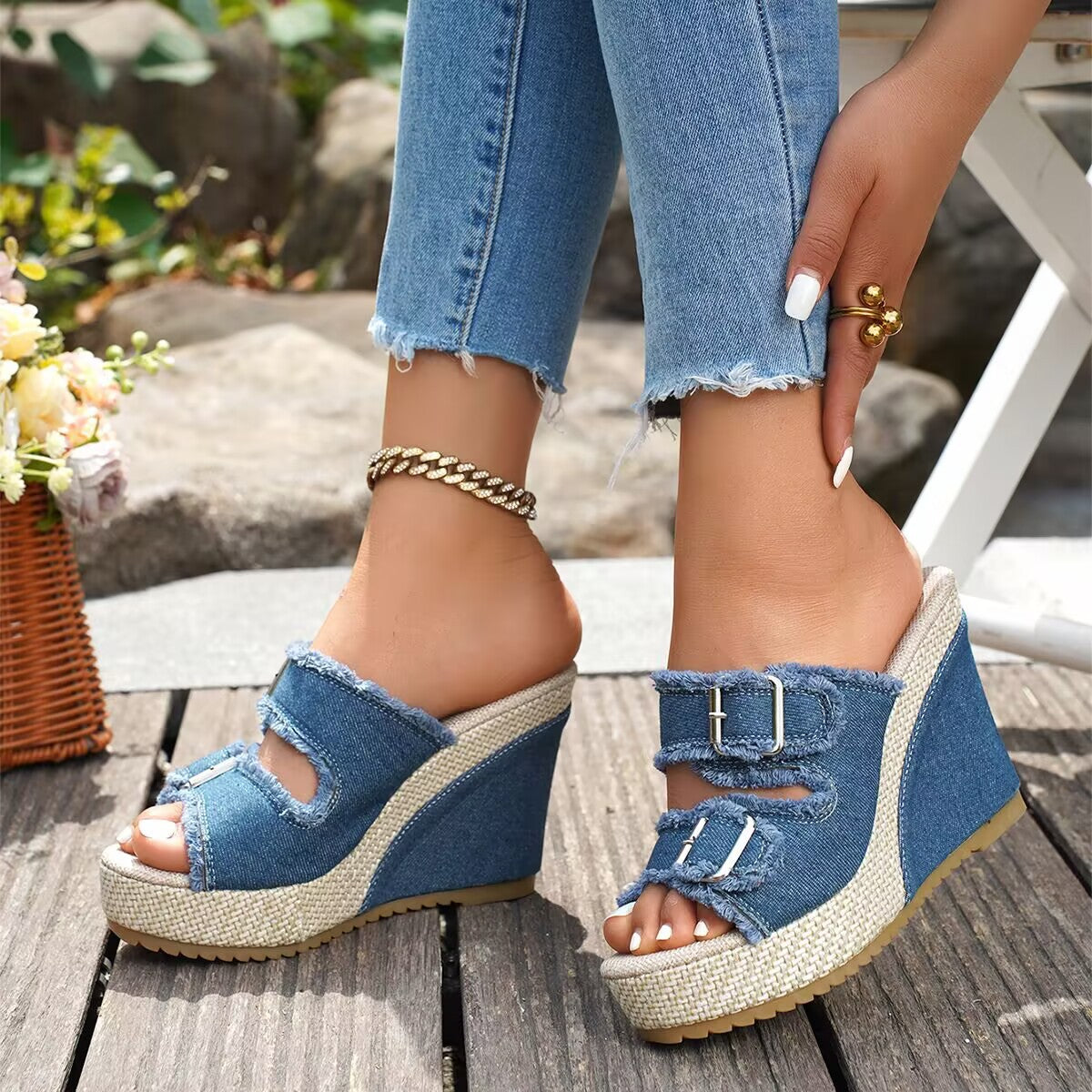 Atelier | Sandalen met sleehak en gerafelde rand
