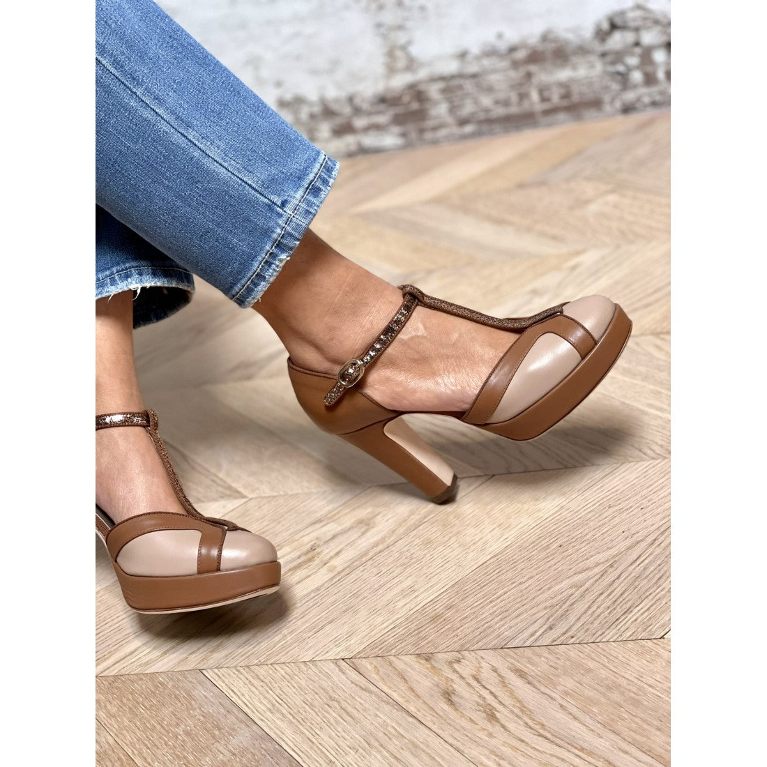 Pumps met T-bandje
