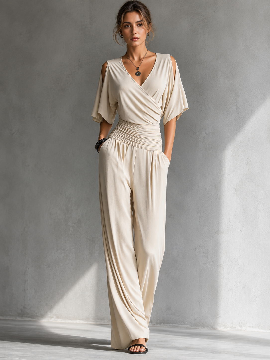Klaartje elegante jumpsuit in beige