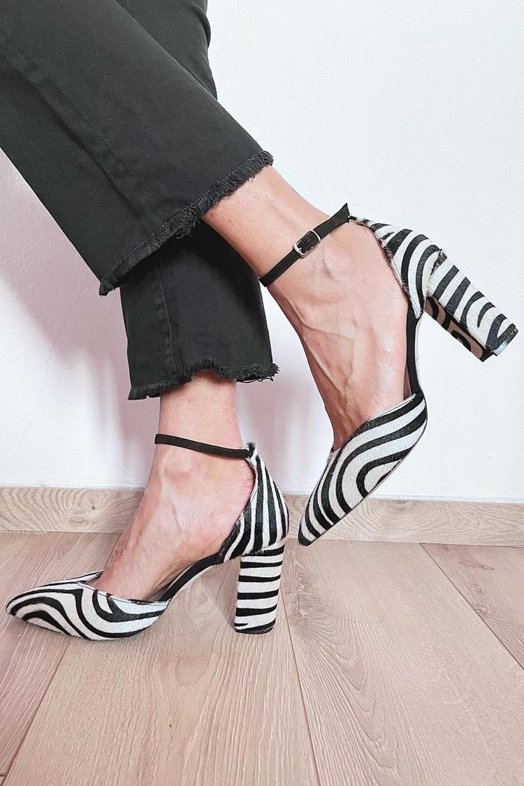 Pumps met zebraprint en enkelbandje