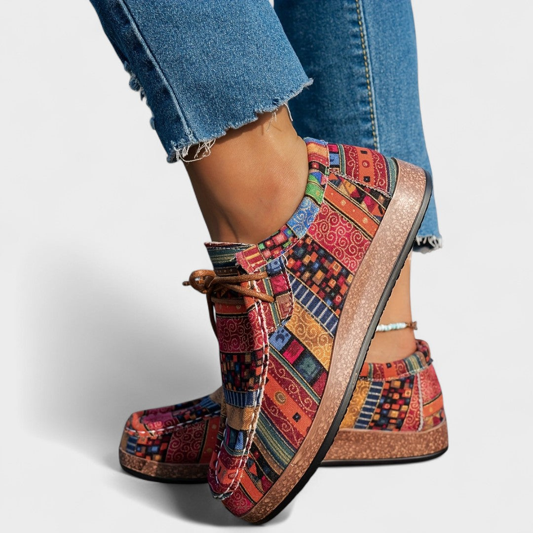 Betske sneaker met kleurrijke print