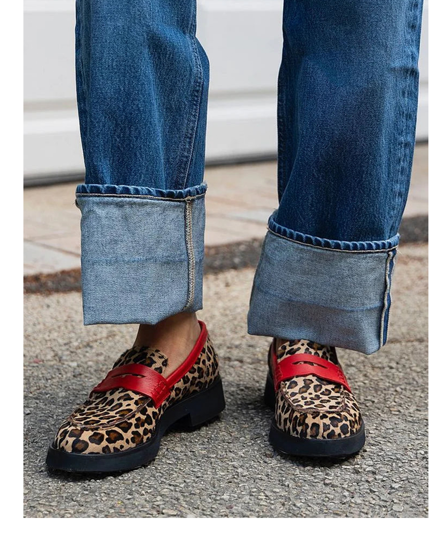 Geneva loafers met luipaardprint en rode accenten