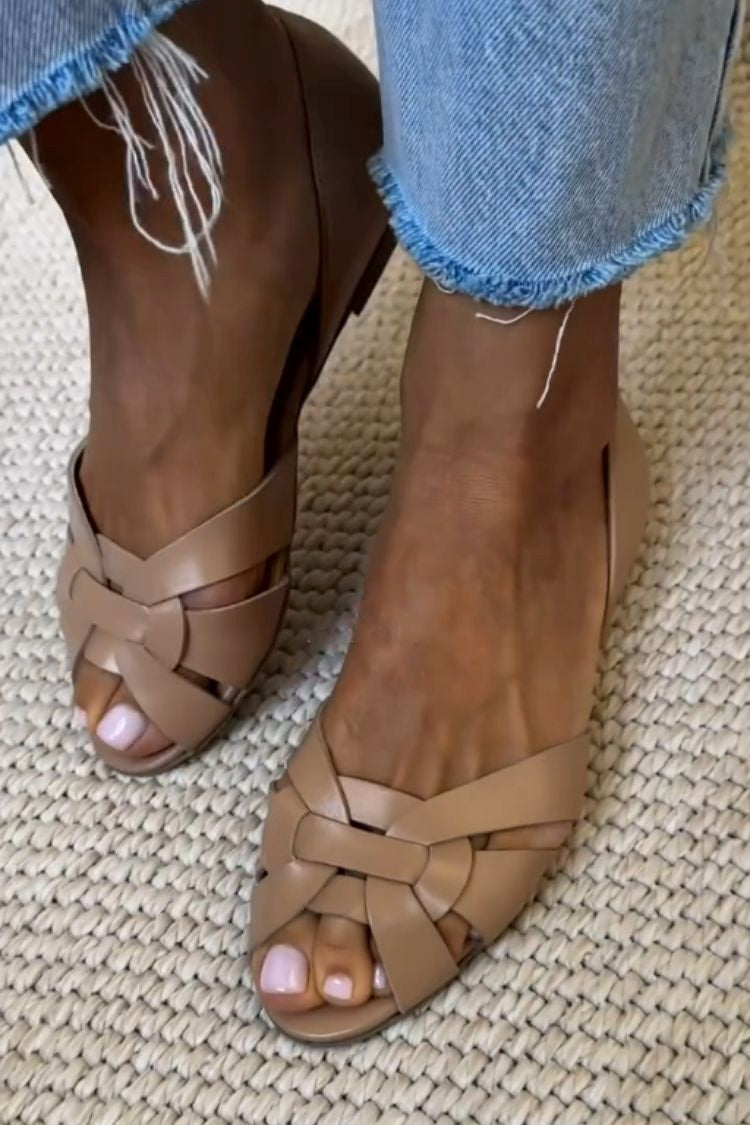 Gerlinde platte sandaal met gevlochten kruisbanden