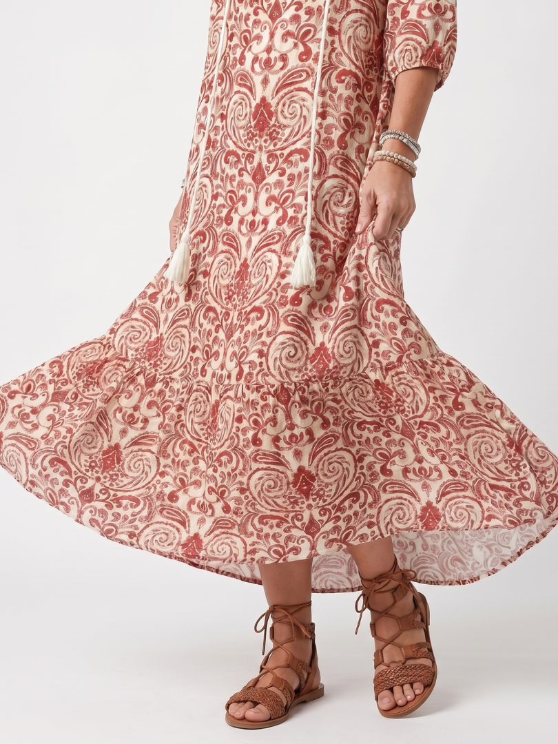Margje lange jurk met ornamentprint in rood