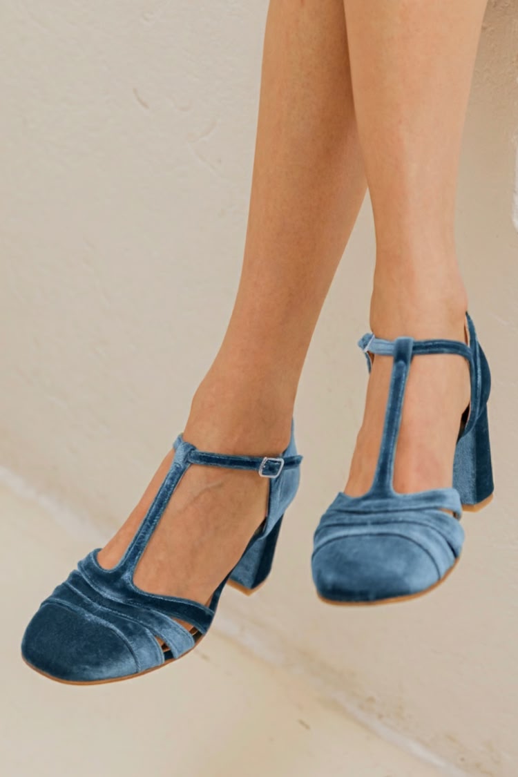 Schoenen met T-bandje en stabiele hak