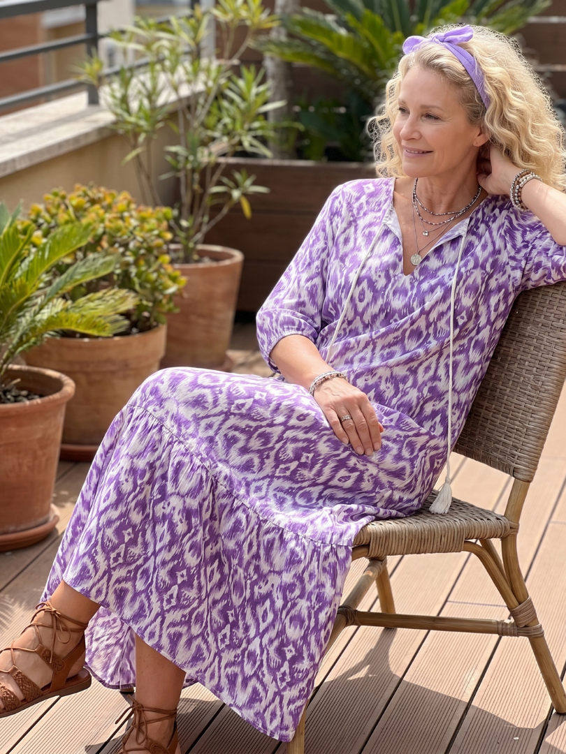 Marrie lange jurk met motiefprint in paars