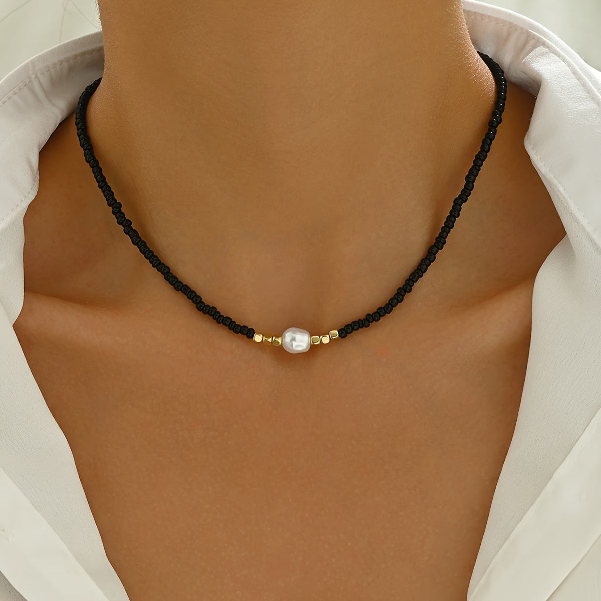 Minimalistische parelketting