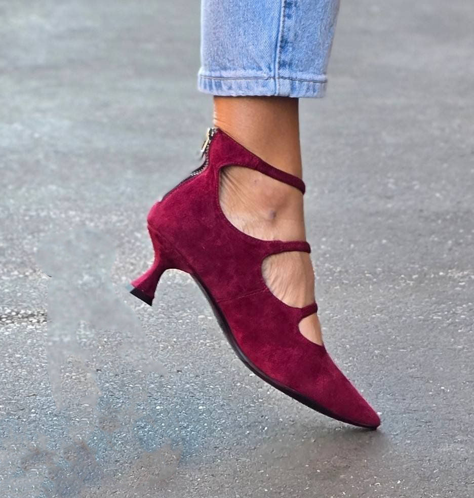 Pumps met lage hak en bandjes