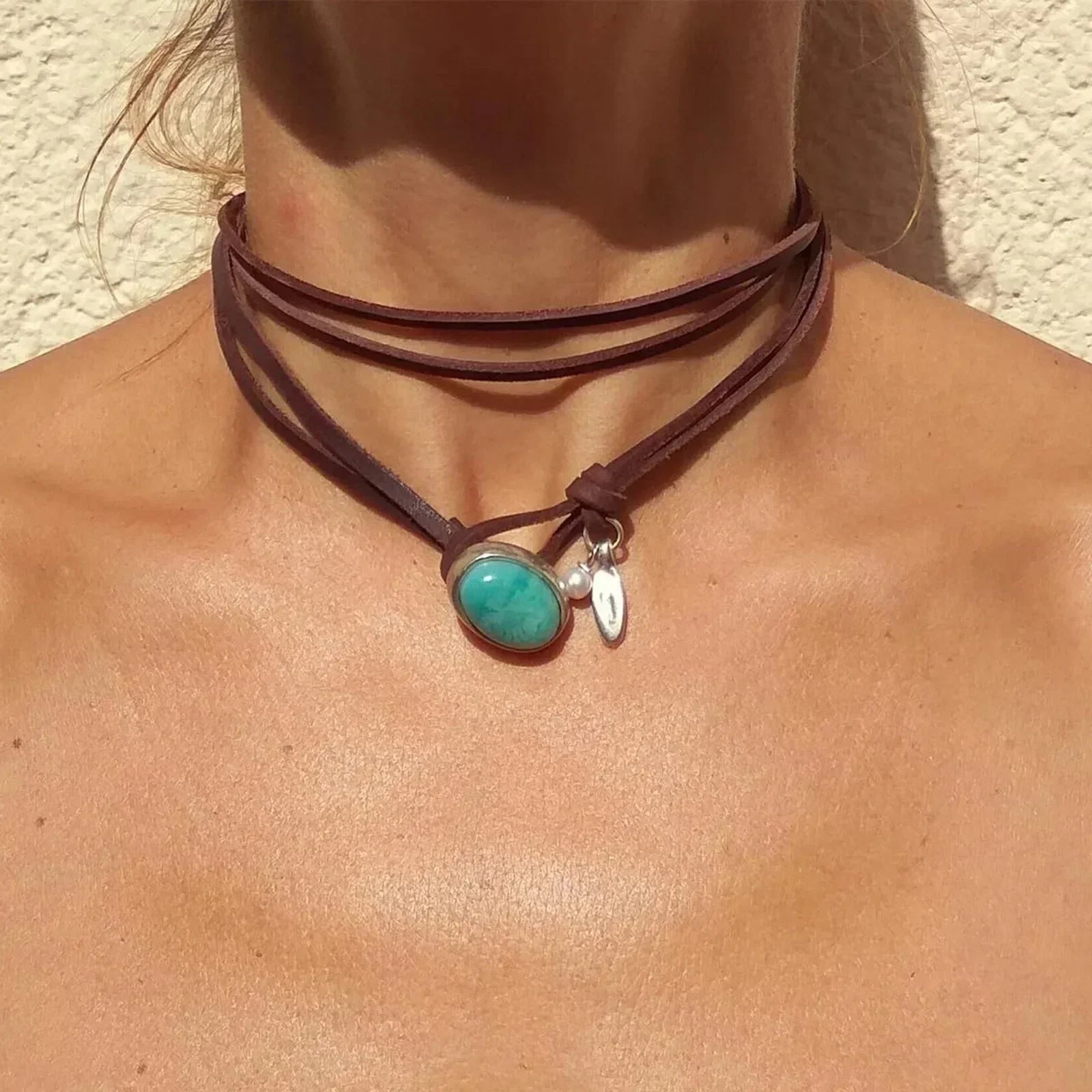 Agnese leren choker met turkoois