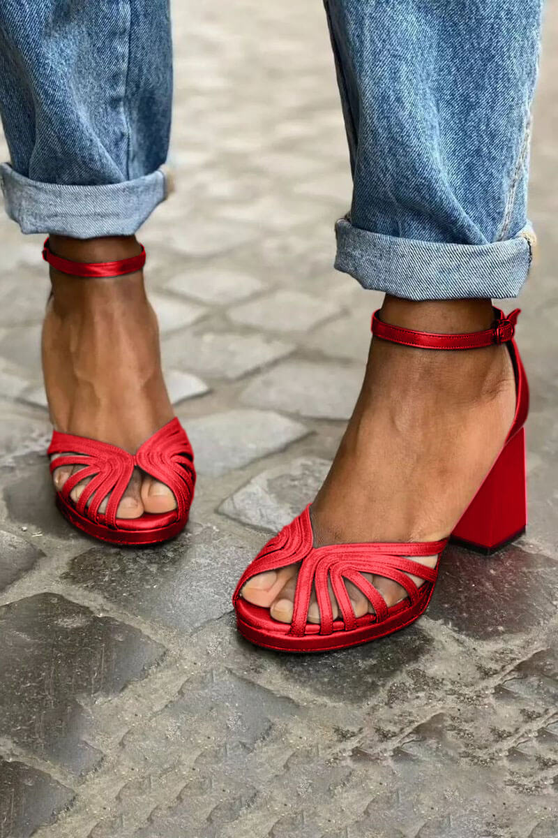 Tweekleurige sandalen met hak
