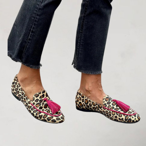 Carissa trendy loafers detail