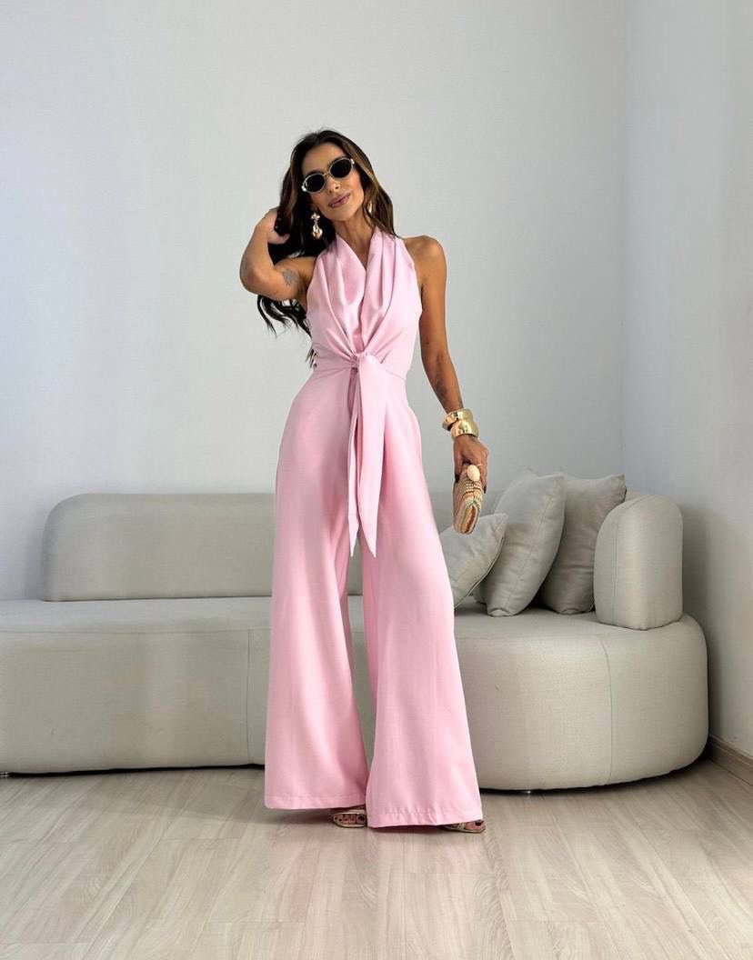 Carol elegante en flatteuze jumpsuit in roze