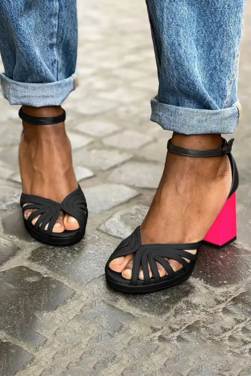 Tweekleurige sandalen met hak