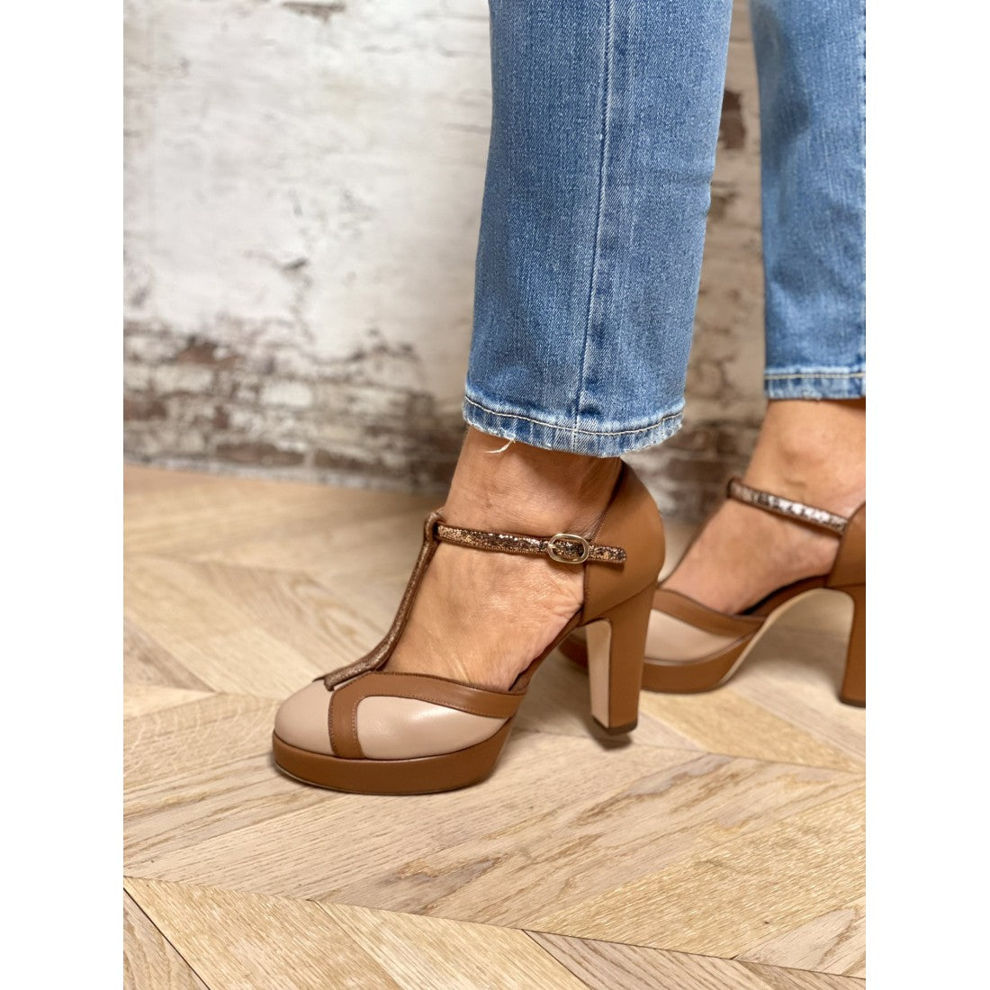Pumps met T-bandje