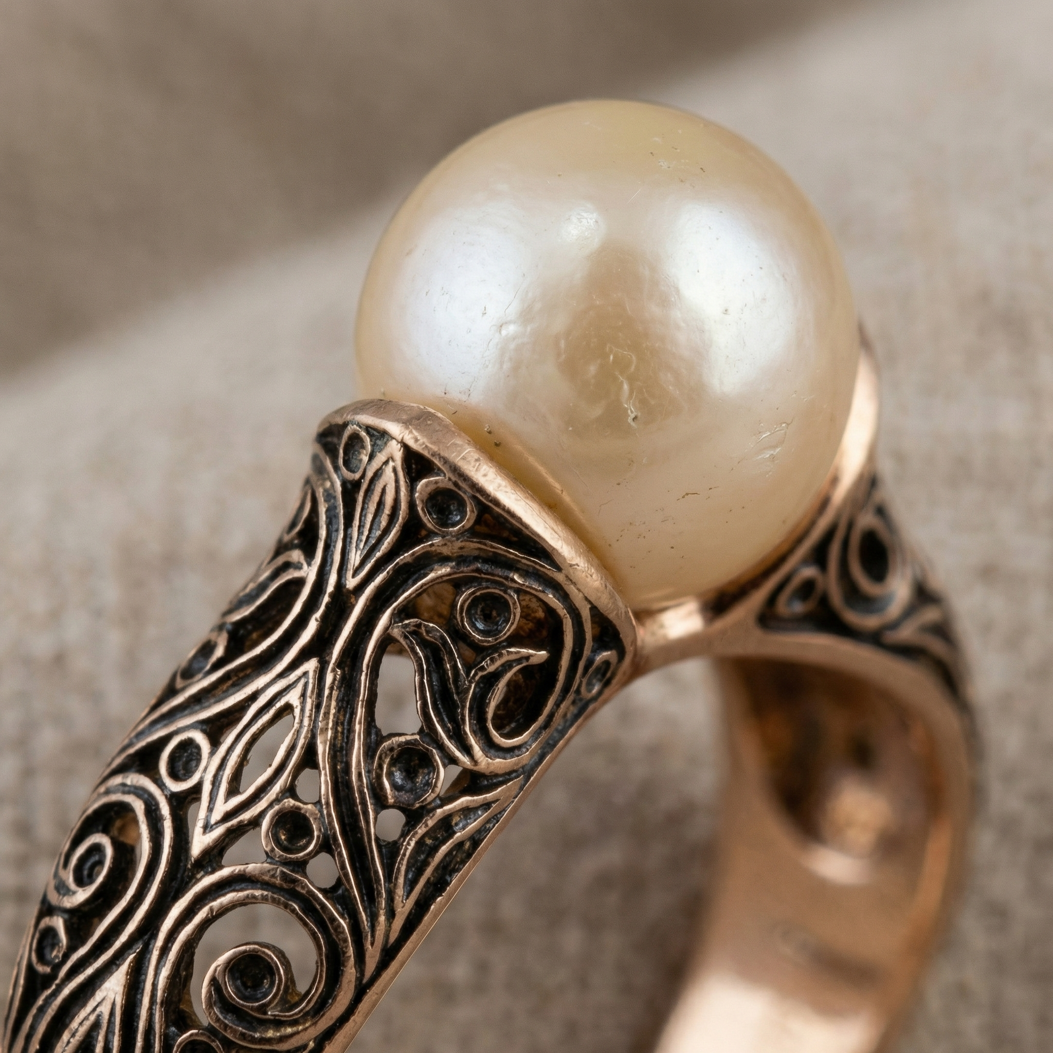 Vintage ring met gouden parel
