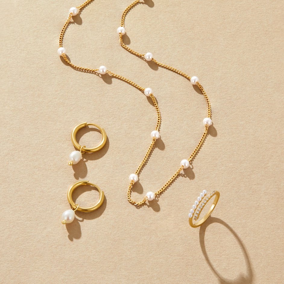 Tijdloze ketting met gouden parels