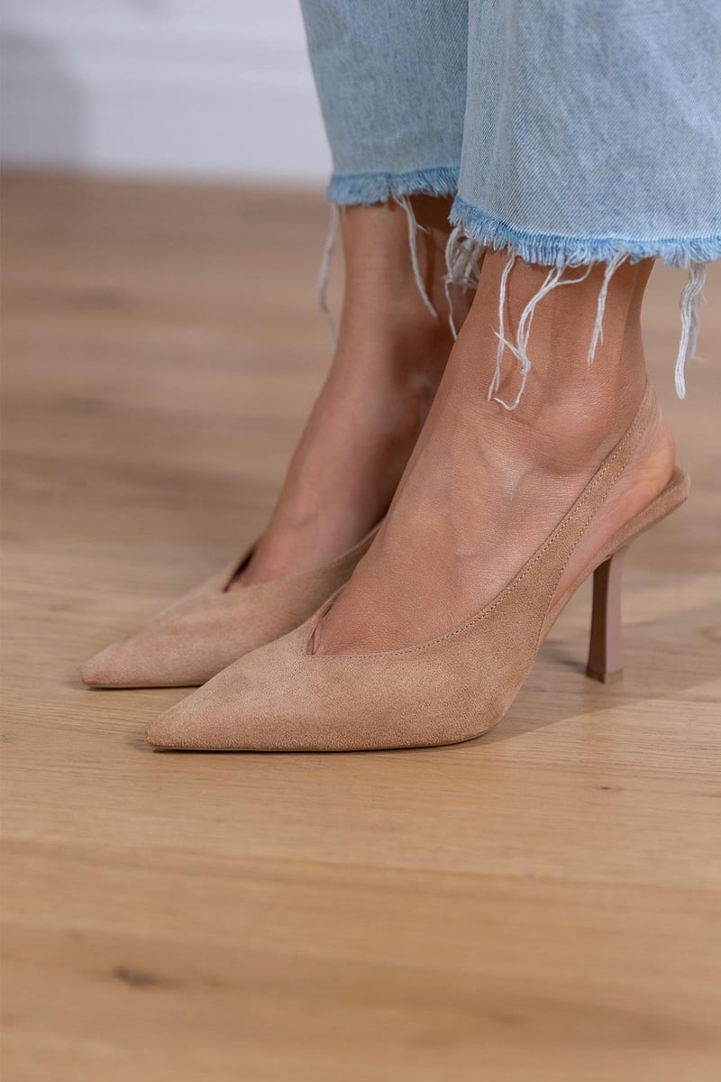 Slingback pumps